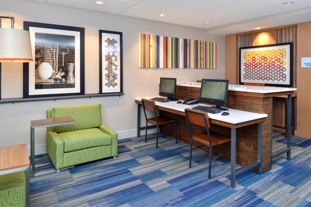 Holiday Inn Express Rochester - University Area By Ihg Экстерьер фото