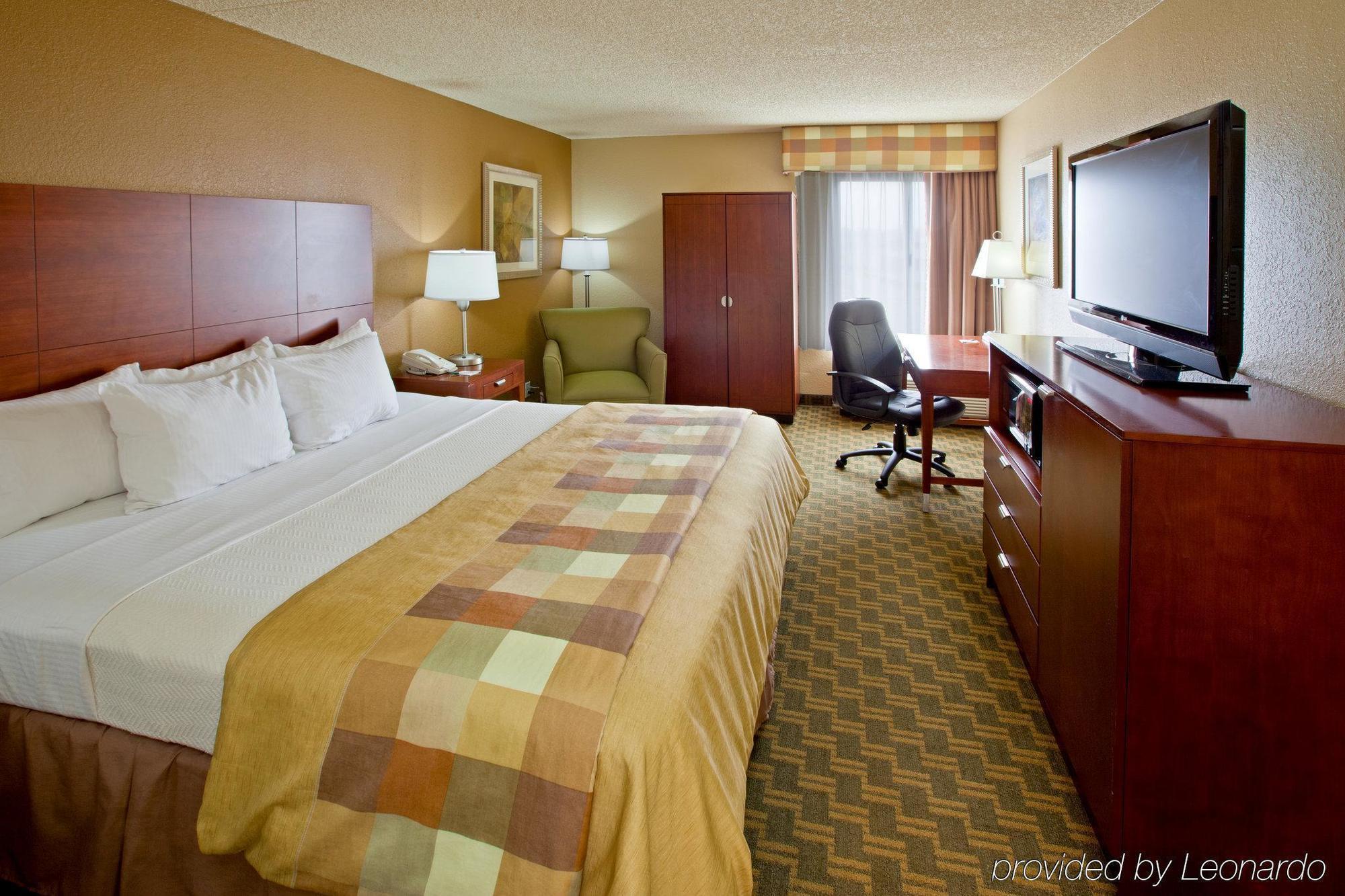 Holiday Inn Express Rochester - University Area By Ihg Экстерьер фото